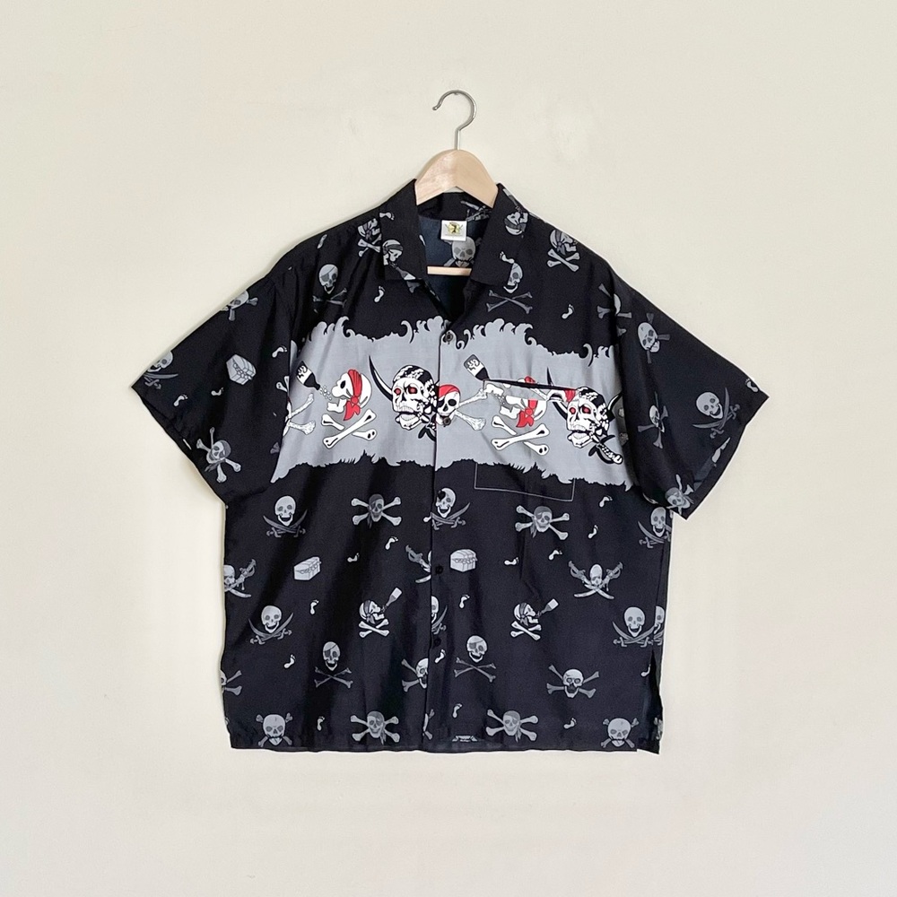 Barefoot Attitude Pirate Skull & Crossbones Print Button Down Shirt Men’s Large